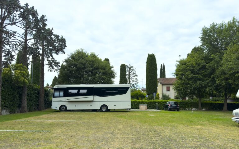 Camper park sirmione lugana marina area a