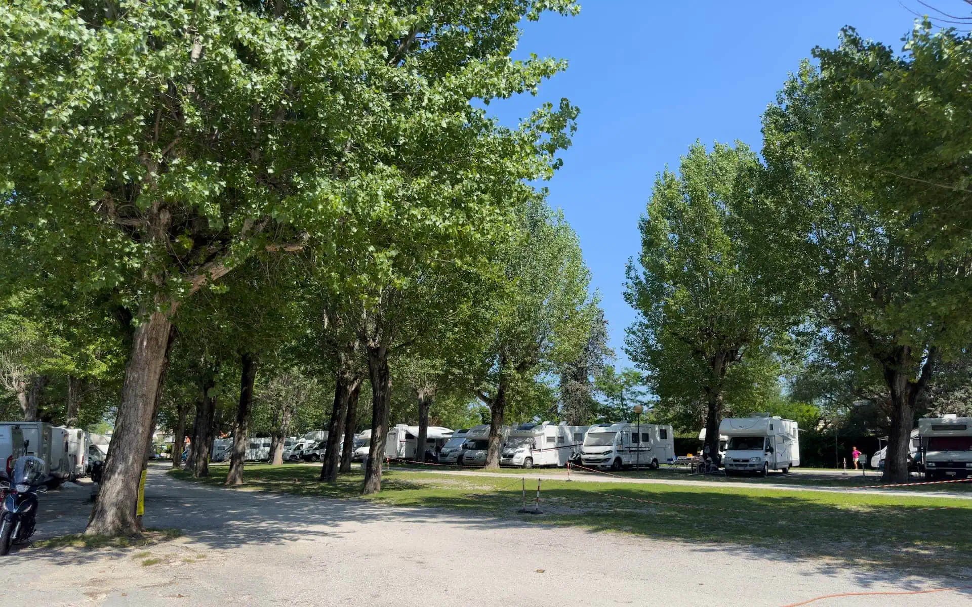 Camper Park Sirmione - Lugana Marina (1)